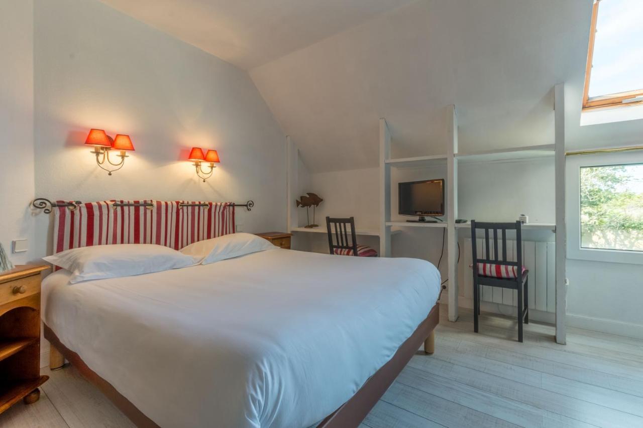 Hotel Le Clos Fleuri Le Palais Esterno foto